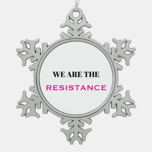 我々は抵抗ピンク スノーフレークピューターオーナメント (正面)