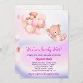 我々は明らかにピンク紫の女の子の赤ちゃんシャワーを待つことができる 招待状 (正面/裏面)