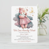 我々は明らかに寝るクマの女の子の赤ちゃんシャワー待つことができる 招待状 (スタンド正面)