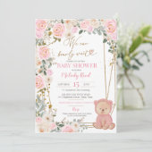我々は明らかに待つことができますピンクのテディベア赤ちゃんシャワー 招待状 (スタンド正面)