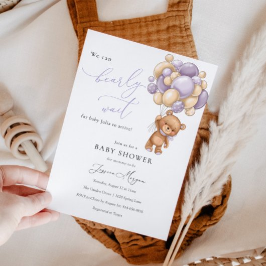 我々は明らかに待つことができます紫テディベア赤ちゃんシャワー 招待状