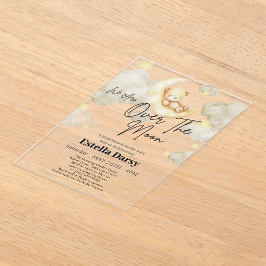 我々は月テディベア赤ちゃんシャワーの上にいる アクリル招待状 (レイダウン)