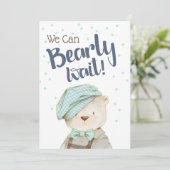 我々は男の子ウッドランド熊ベビーシャワーを待つことができる 招待状 (スタンド正面)