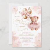 我々は真摯に待つことができるテディベアガールベイビーシャワー 招待状 (正面)
