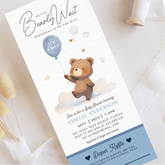 我々は真摯に待つ男の子の赤ちゃんシャワーおむつラッフル 招待状