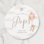 我々は真珠のように待つ女の子の赤ちゃんシャワーワインボトル フェイバータグ (正面)