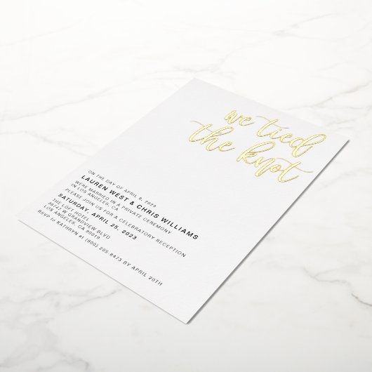 我々は結び目の結婚式のレセプションを結んだ 箔招待状 (回転した状態)