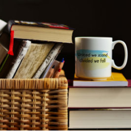 我々は統一された引用文黄色の青ウクライナに立つ コーヒーマグカップ