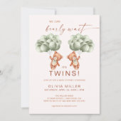 我々は良く待つことができるツインズセージ緑の赤ちゃんシャワー 招待状 (正面)