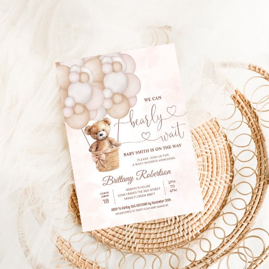 我々は良く待つことができる女の子テディベア赤ちゃんシャワー 招待状