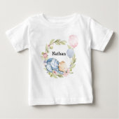 我々は良く待つことができる男の子テディベア赤ちゃんシャワー ベビーTシャツ (正面)