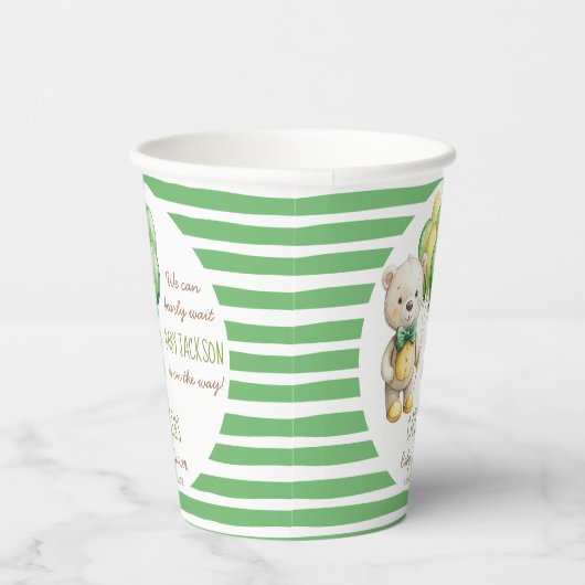我々は良く待つことができる緑のテディベア赤ちゃんシャワー 紙コップ (右)
