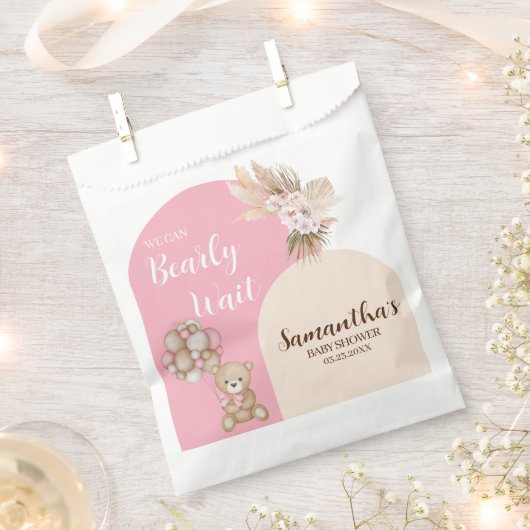 我々は良く待つ女の子の赤ちゃんシャワーの好意バッグ フェイバーバッグ (クリップ留めされた状態)