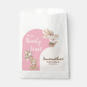 我々は良く待つ女の子の赤ちゃんシャワーの好意バッグ フェイバーバッグ (正面)