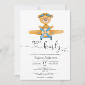 我々は良く待つ飛行機のクマ男の子の赤ちゃんシャワー 招待状 (正面)