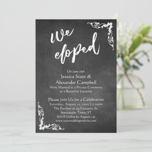 我々は装飾された黒板にタイポグラフィを駆け落とした 招待状 (スタンド正面)