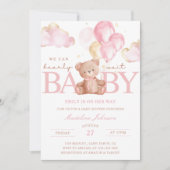 我々は赤ちゃんシャワー招待状を心待ちできる 招待状 (正面)