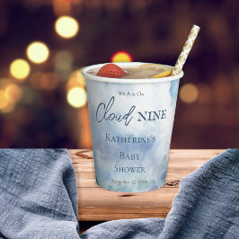 我々は雲の9青い少年の赤ちゃんシャワー上にある 紙コップ