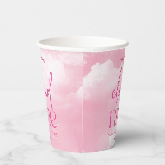 我々は雲9ピンクの赤ちゃんシャワーを浴びている 紙コップ (右)