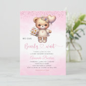 我々は、テディベア女の子の赤ちゃんシャワーを心待ちできる 招待状 (スタンド正面)