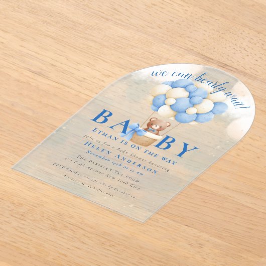 我々は、テディベア少年の赤ちゃんシャワーを待つことができる アクリル招待状 (レイダウン)
