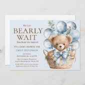 我々は、バスケットの赤ちゃんシャワーで男の子のクマを待つことができる 招待状 (正面/裏面)