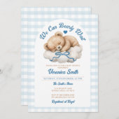 我々は、ブルーボウベアーボーイボーイベビーシャワーを待つことができる 招待状 (正面/裏面)