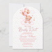 我々は、女の子の赤ちゃんシャワーピンクのアーチを待つことができる 招待状 (正面)