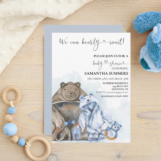 我々は、青い男の子の服の水色を待つことができる 招待状