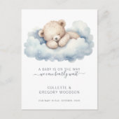 我々はbearly待つことができベビークマ雲の妊娠 案内ポストカード (正面)