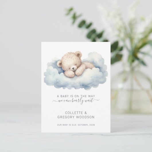 我々はbearly待つことができベビークマ雲の妊娠 案内ポストカード (スタンド正面)
