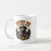 我々保護の国園はAlt Us Bearに抵抗 コーヒーマグカップ (左)