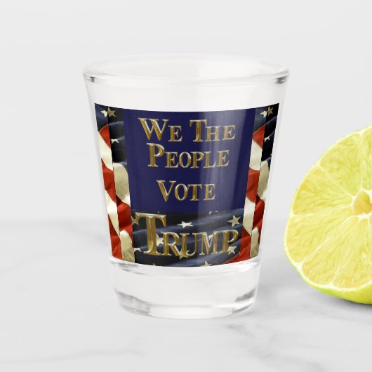 我々国民はトランプに投票する ショットグラス (正面)