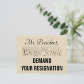 我々国民はトランプの辞任を求める ポストカード (スタンド正面)