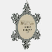 我々国民は憲法の雪片を怒っている スノーフレークピューターオーナメント (左)