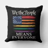 我々国民は皆を意味するLGBTQプライド クッション (正面)