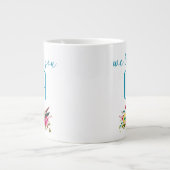 我々愛あなた大間ティール(緑がかった色)ピンクフローラ ジャンボコーヒーマグカップ (正面)