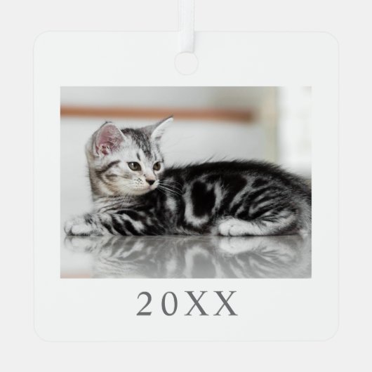 我が家の初めてのクリスマス　ペット猫の写真 メタルオーナメント (裏面)