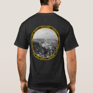 戦いV2のシールのワイシャツのクルセーダー Tシャツ