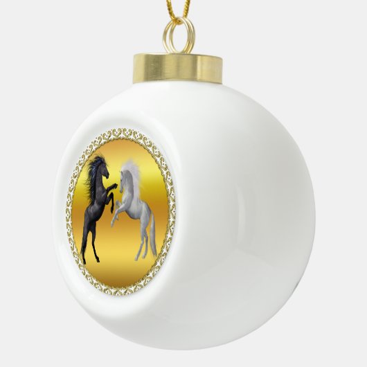 戦っている白黒馬 セラミックボールオーナメント (右)