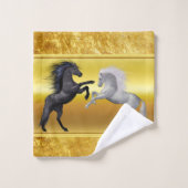 戦っている白黒馬 バスタオルセット (ウォッシュタオル)