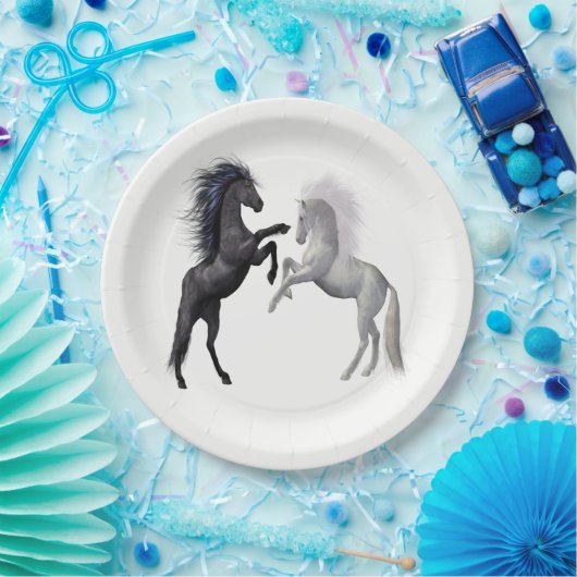 戦っている白黒馬 ペーパープレート (パーティー)
