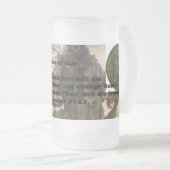 戦争の曇らされたガラスのマグの規則 フロストグラスビールジョッキ (正面右)