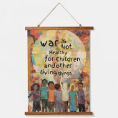 戦争は子どもの引用文には不健全 吊り下げ型タペストリー (正面)