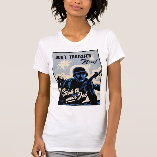 戦場でのアメリカの戦士によるビーチヘッドアタック Tシャツ (正面)