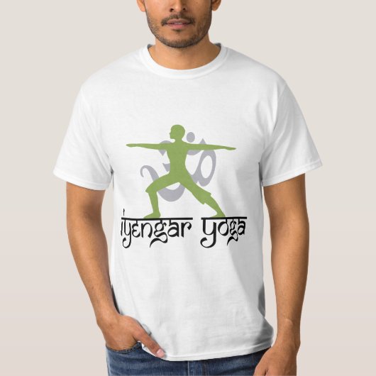 戦士の姿勢のIyengarのヨガのTシャツ Tシャツ (正面)
