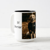 戦士の犬のマグカップであなたの内の力を解き放つ ツートーンマグカップ (正面左)