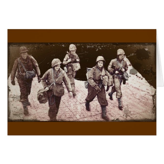 戦闘中の女性ギアWWII (正面横)