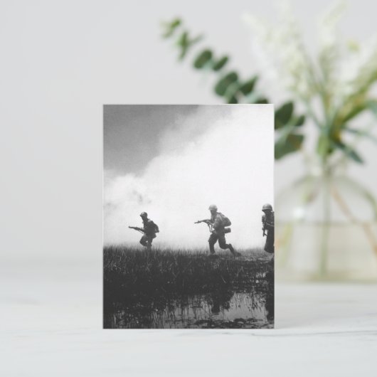 戦闘作戦でベトナム軍の軍隊を割る ポストカード (スタンド正面)