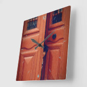 戸口にいる女の子 スクエア壁時計 (傾斜)